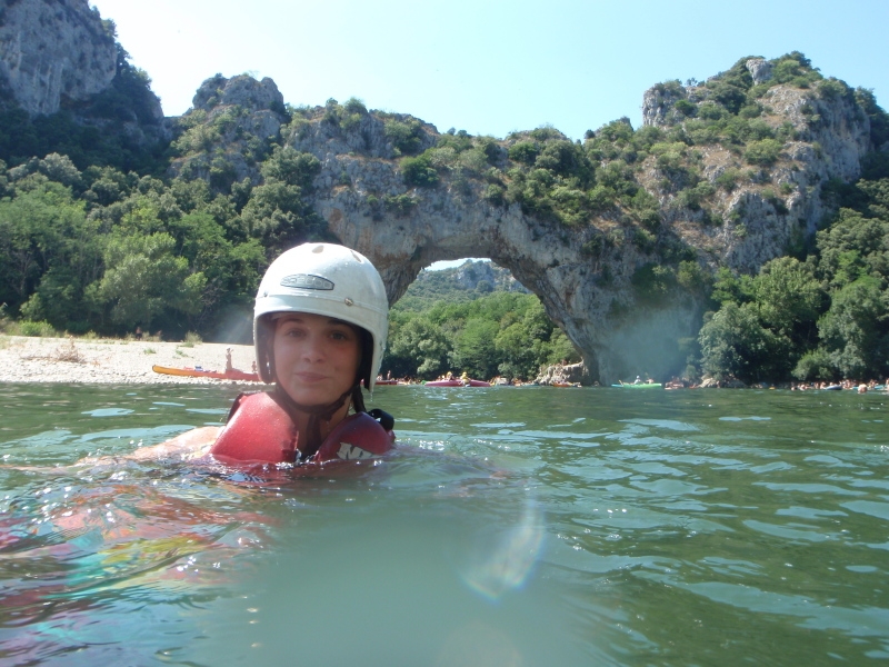 Village Camps International Summer Camp Ard&egrave;che, France 2019-07-26 https://www.villagecamps.com/journals_admin/images/69-35-Vanda and the Arc.jpg